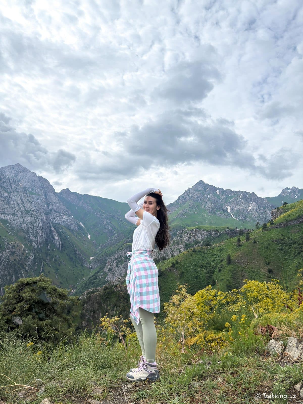 Obiqashqa cho'qqisi (3099 m)